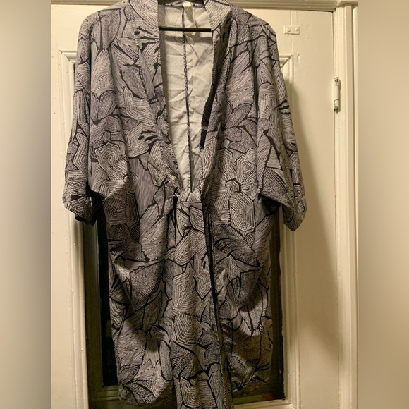 LULULEMON WANDERLUST KIMONO SIZE 6 - Picture 5 of 8